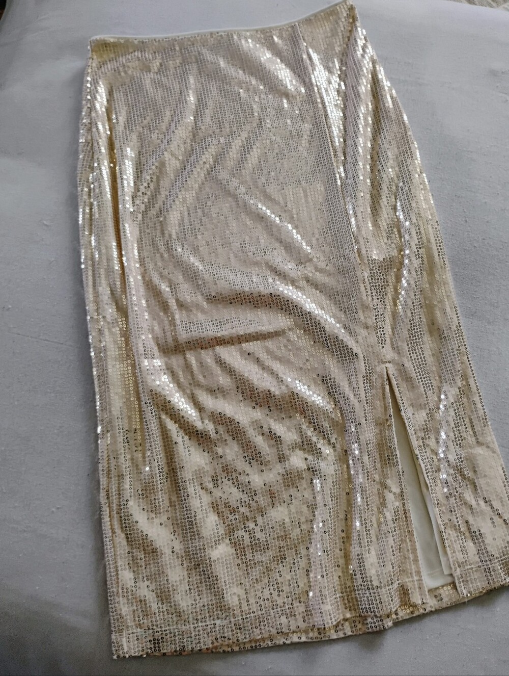 New Without Tags ..Sequin Pencil Skirt in Champagne Gold Size XS..0/2